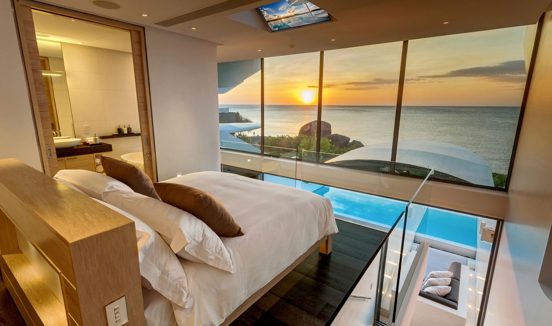 One-bedroom Ocean Pool Loft