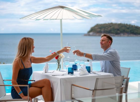 kata-rocks-couple-dining-ocean-view-phuket